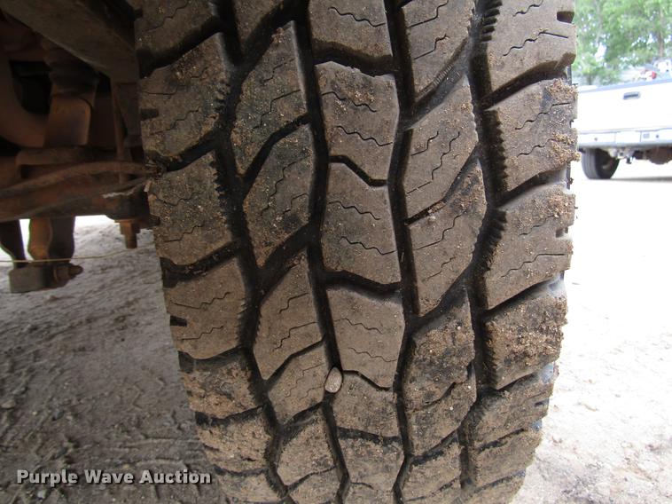 image for item DF8025 2001 Chevrolet Silverado 1500 Ext. Cab pickup truck