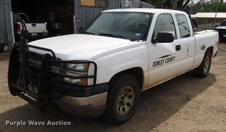 image for item DF8026 2005 Chevrolet Silverado 1500 Ext. Cab pickup truck