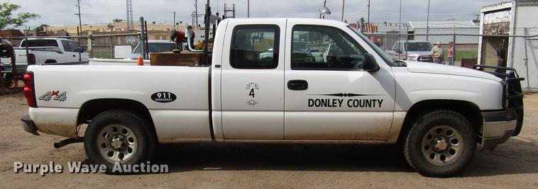 image for item DF8026 2005 Chevrolet Silverado 1500 Ext. Cab pickup truck