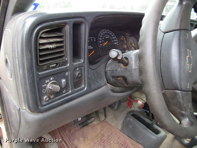 image for item DF8026 2005 Chevrolet Silverado 1500 Ext. Cab pickup truck