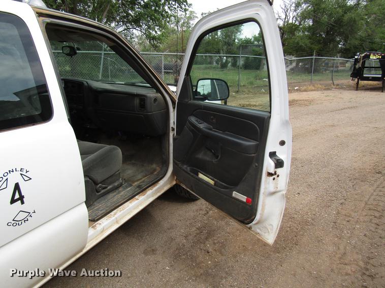 image for item DF8026 2005 Chevrolet Silverado 1500 Ext. Cab pickup truck