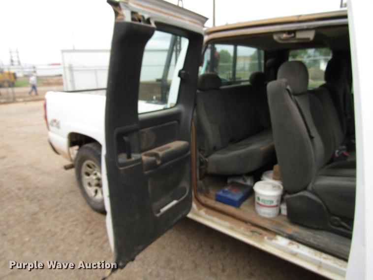 image for item DF8026 2005 Chevrolet Silverado 1500 Ext. Cab pickup truck