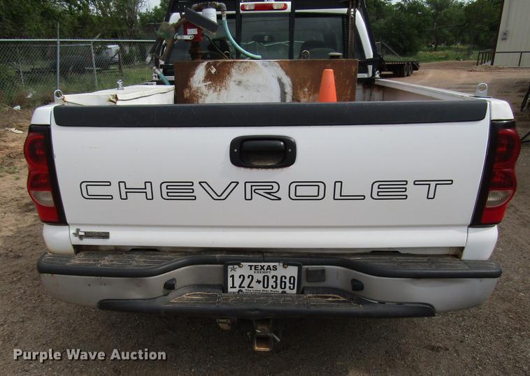 image for item DF8026 2005 Chevrolet Silverado 1500 Ext. Cab pickup truck
