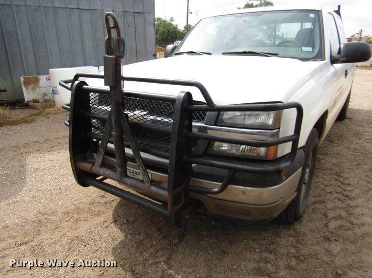 image for item DF8026 2005 Chevrolet Silverado 1500 Ext. Cab pickup truck