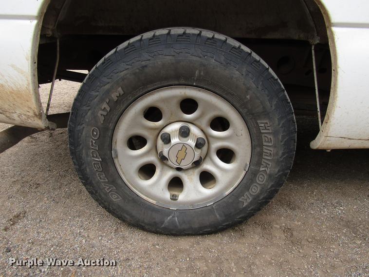 image for item DF8026 2005 Chevrolet Silverado 1500 Ext. Cab pickup truck