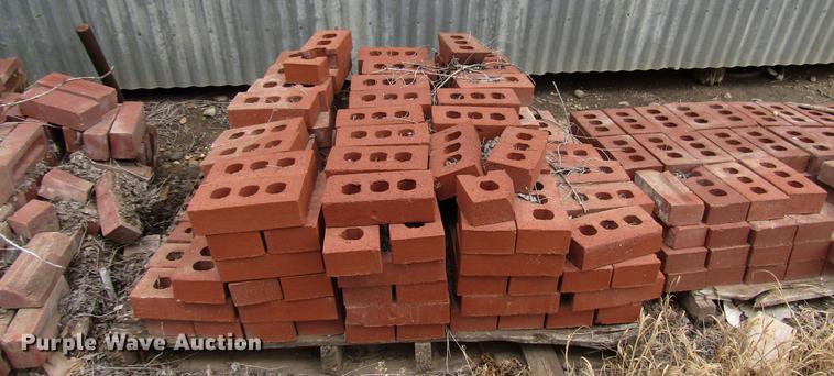 image for item DF8035 Red bricks