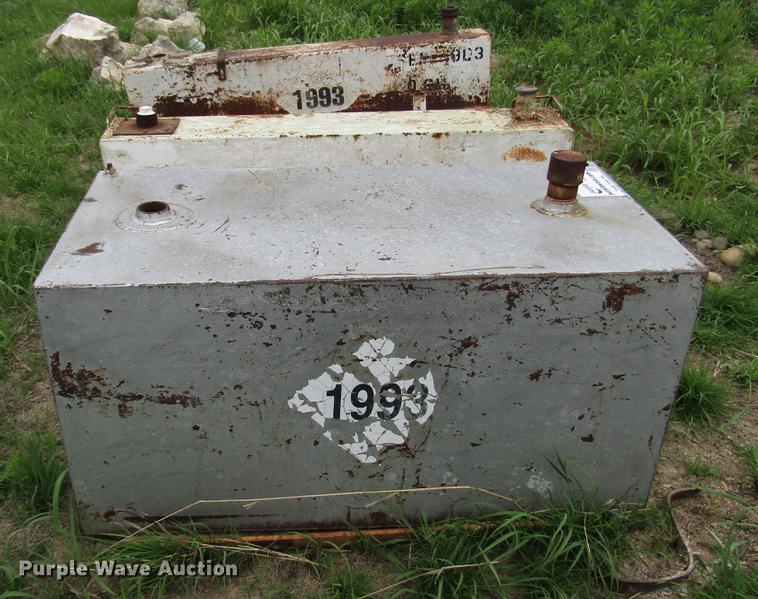 image for item DF8036 (3) fuel tanks