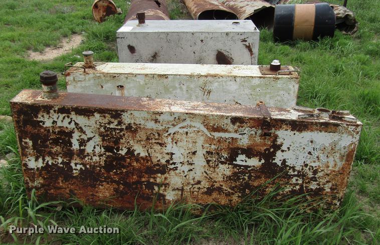 image for item DF8036 (3) fuel tanks