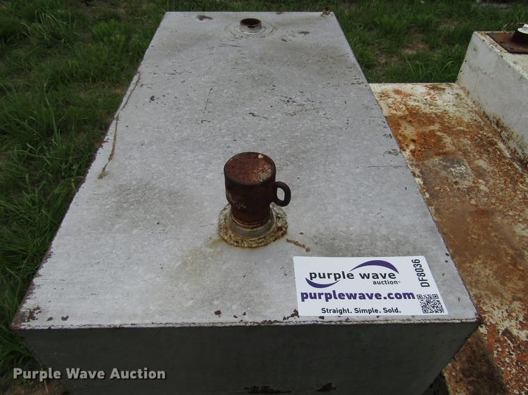 image for item DF8036 (3) fuel tanks