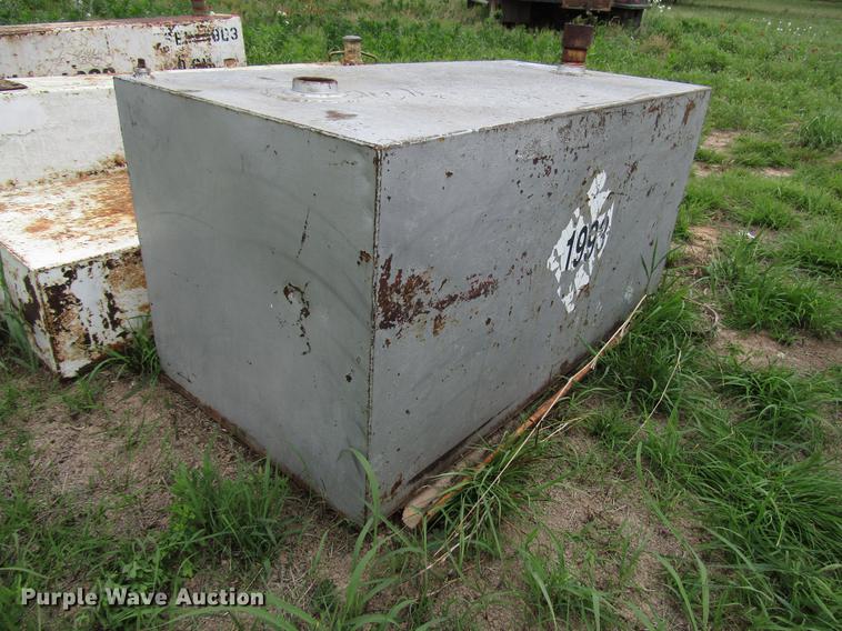 image for item DF8036 (3) fuel tanks