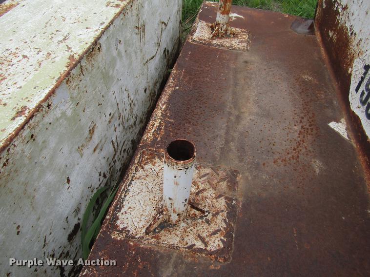 image for item DF8036 (3) fuel tanks