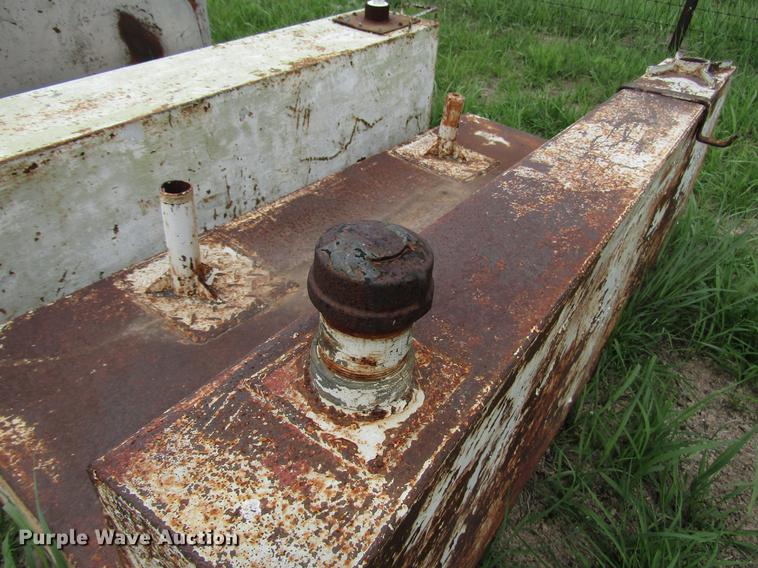 image for item DF8036 (3) fuel tanks