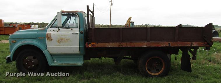 image for item DF8037 1970 GMC 5500 dump truck