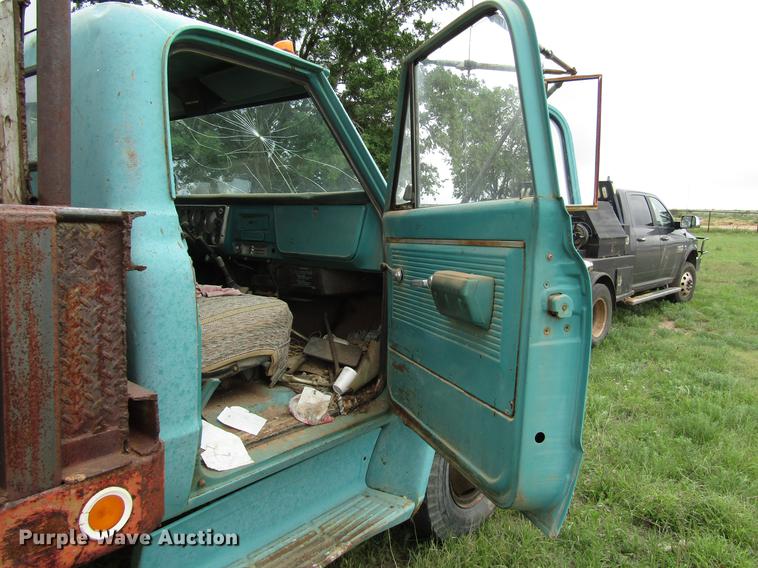 image for item DF8037 1970 GMC 5500 dump truck