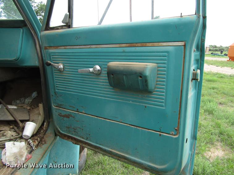 image for item DF8037 1970 GMC 5500 dump truck