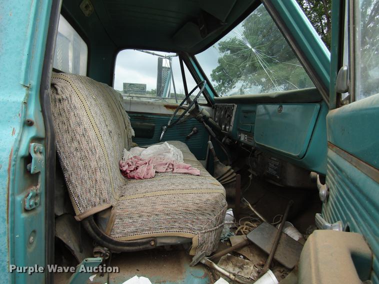 image for item DF8037 1970 GMC 5500 dump truck