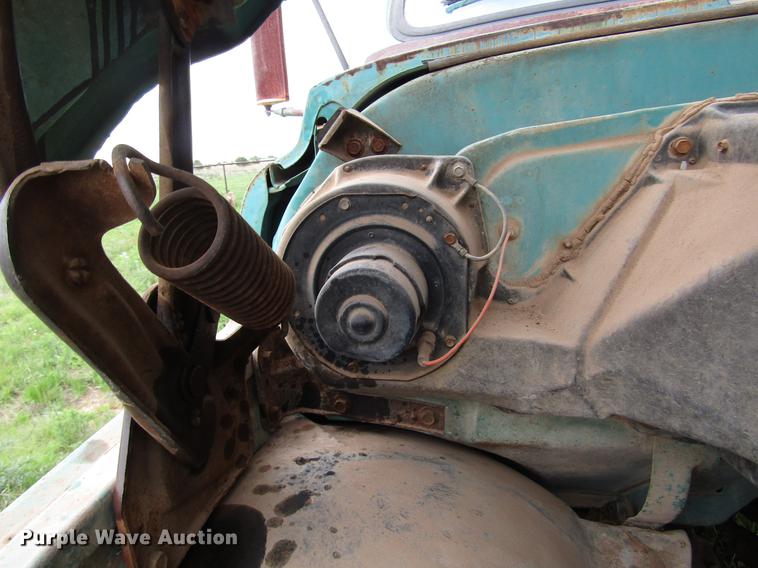 image for item DF8037 1970 GMC 5500 dump truck