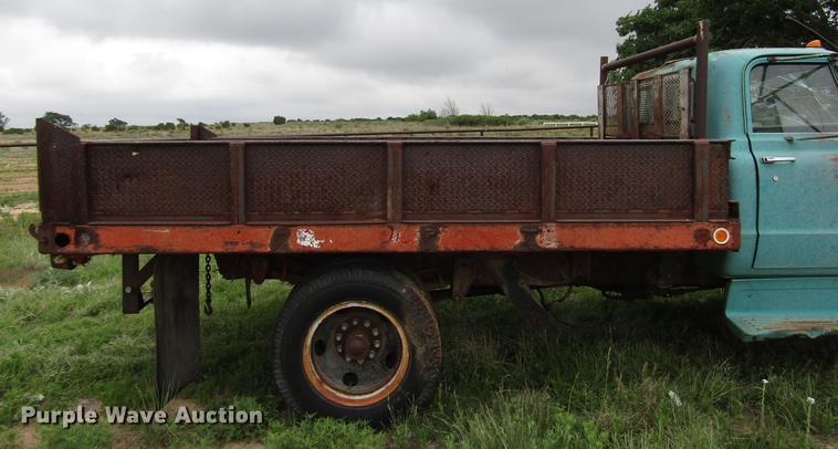 image for item DF8037 1970 GMC 5500 dump truck