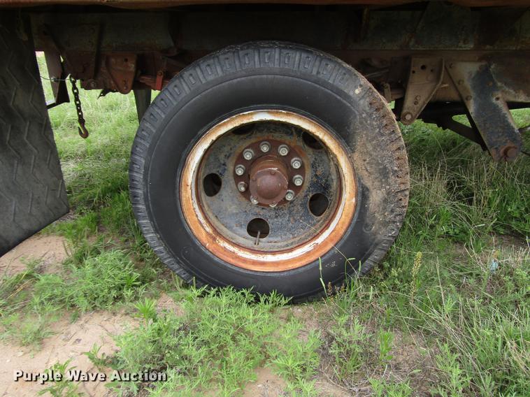 image for item DF8037 1970 GMC 5500 dump truck