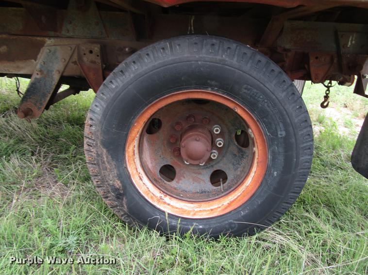 image for item DF8037 1970 GMC 5500 dump truck