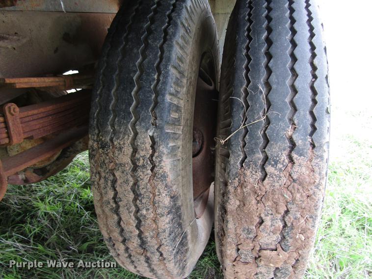 image for item DF8037 1970 GMC 5500 dump truck