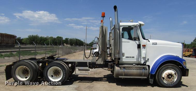 image for item DF8078 2005 International 9900i semi truck