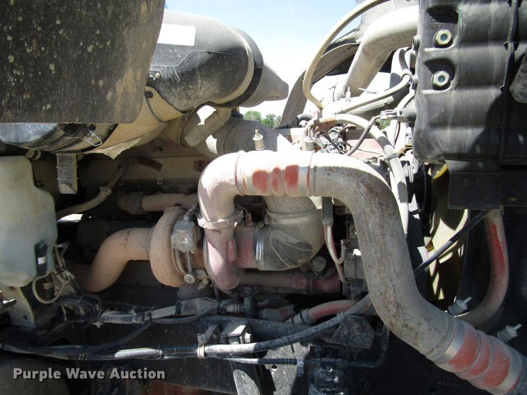 image for item DF8078 2005 International 9900i semi truck