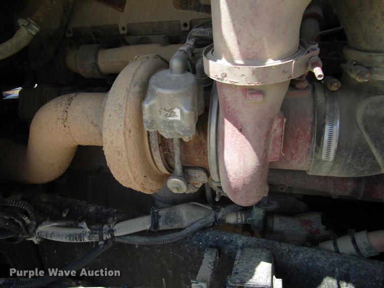 image for item DF8078 2005 International 9900i semi truck