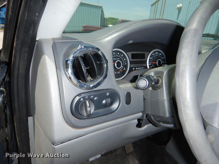 image for item DG1070 2006 Ford Expedition XLT SUV