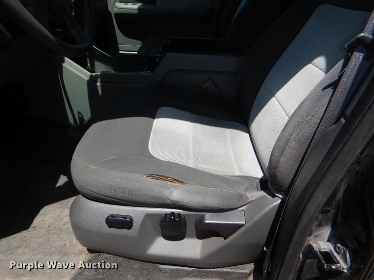 image for item DG1070 2006 Ford Expedition XLT SUV