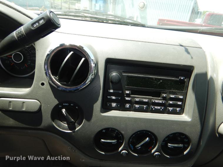 image for item DG1070 2006 Ford Expedition XLT SUV
