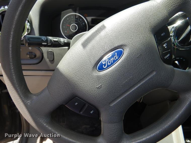 image for item DG1070 2006 Ford Expedition XLT SUV