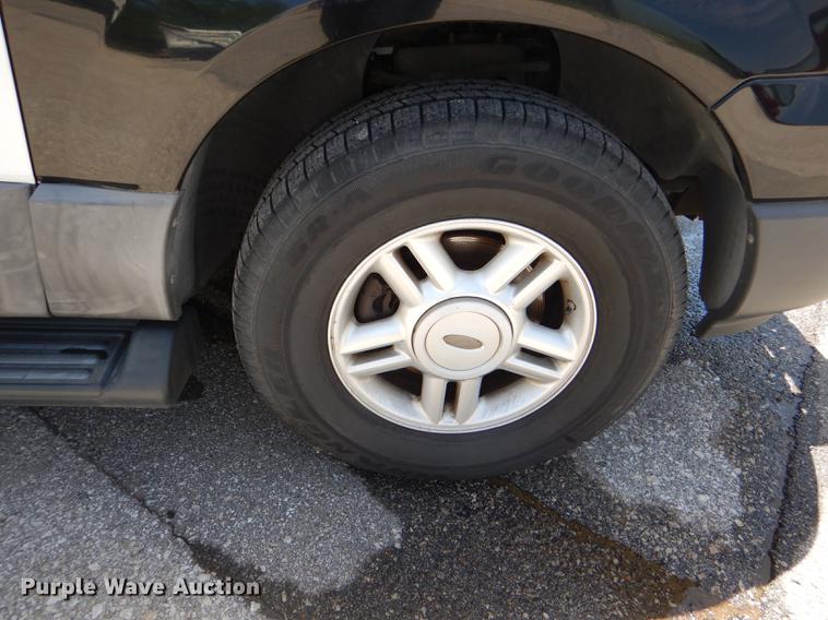 image for item DG1070 2006 Ford Expedition XLT SUV