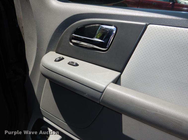 image for item DG1070 2006 Ford Expedition XLT SUV