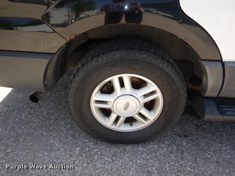 image for item DG1070 2006 Ford Expedition XLT SUV