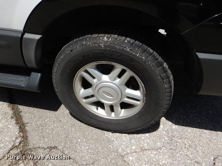 image for item DG1070 2006 Ford Expedition XLT SUV