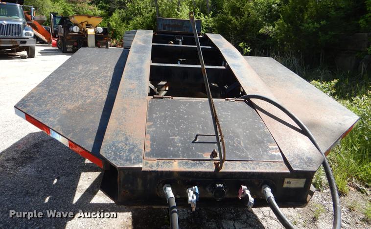 image for item DG1091 1994 Trail King drop deck equipment trailer
