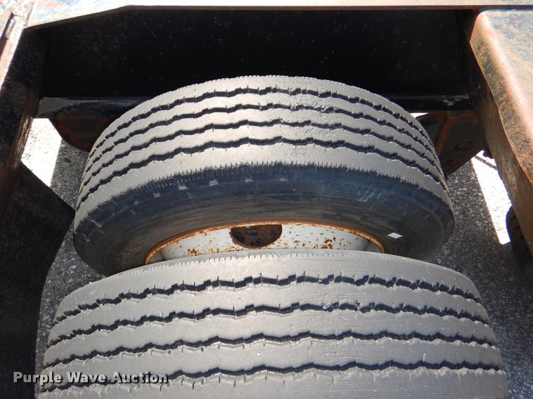 image for item DG1091 1994 Trail King drop deck equipment trailer