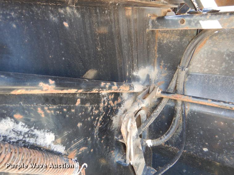 image for item DG1091 1994 Trail King drop deck equipment trailer