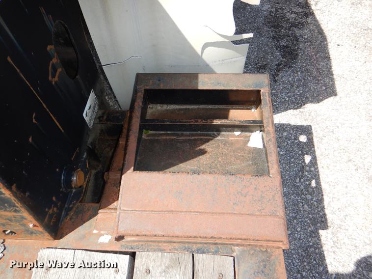 image for item DG1091 1994 Trail King drop deck equipment trailer