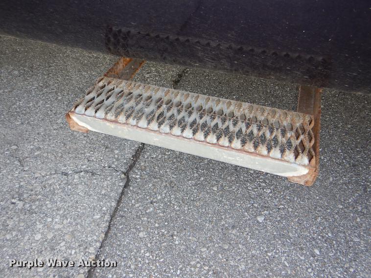 image for item DG1092 2000 Ford F450 Super Duty XL dump truck