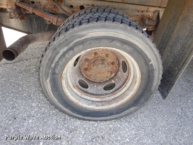 image for item DG1092 2000 Ford F450 Super Duty XL dump truck