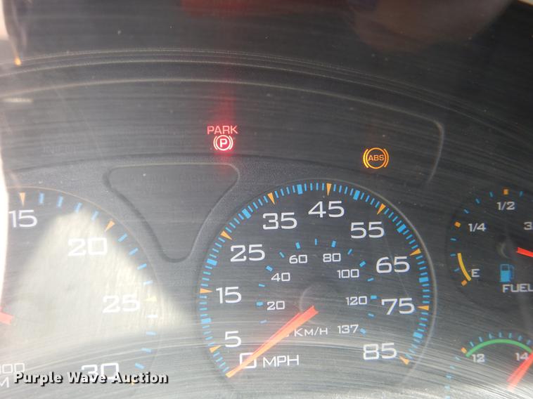 image for item DG1095 2003 International 7400 spreader truck