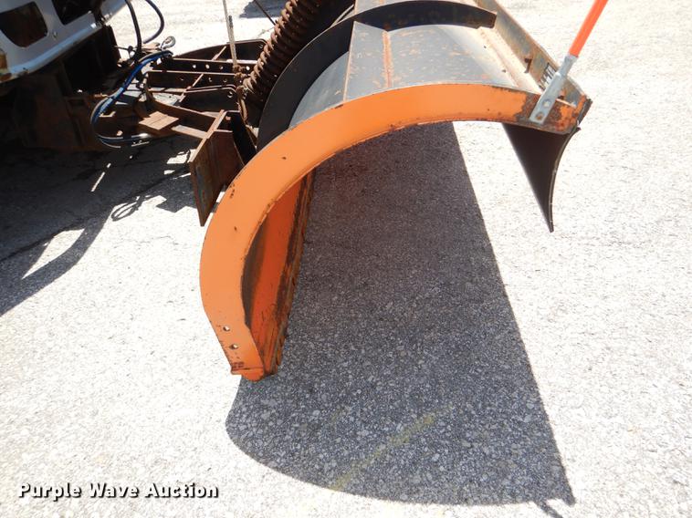 image for item DG1095 2003 International 7400 spreader truck