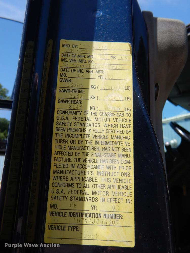 image for item DG1095 2003 International 7400 spreader truck