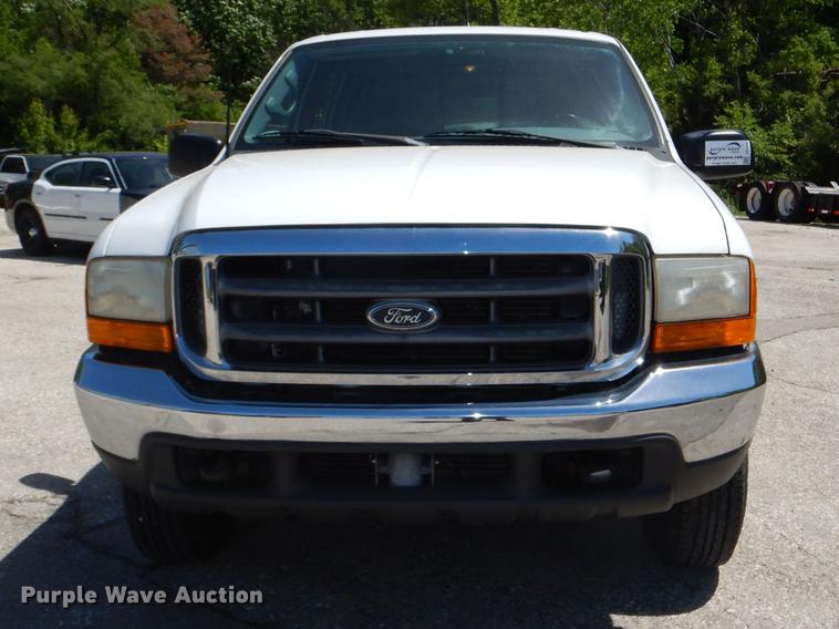 image for item DG1096 1999 Ford F250 Super Duty XLT Crew Cab pickup truck