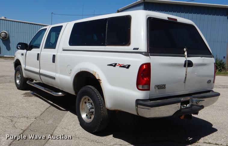 image for item DG1096 1999 Ford F250 Super Duty XLT Crew Cab pickup truck