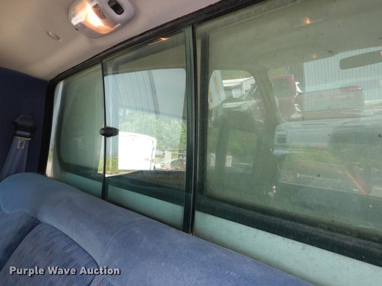 image for item DG1096 1999 Ford F250 Super Duty XLT Crew Cab pickup truck