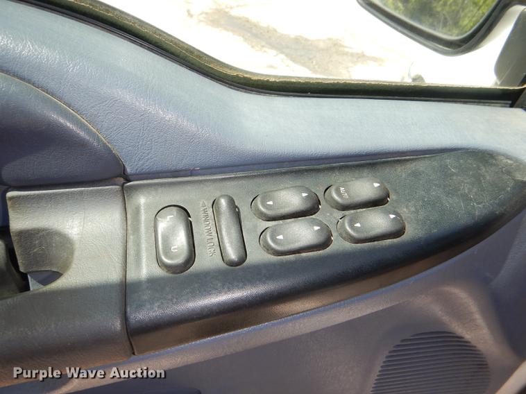 image for item DG1096 1999 Ford F250 Super Duty XLT Crew Cab pickup truck