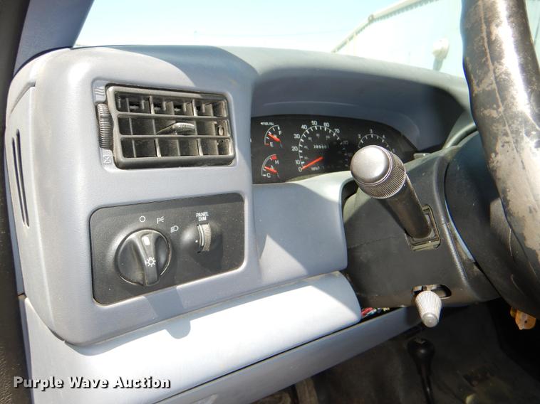 image for item DG1096 1999 Ford F250 Super Duty XLT Crew Cab pickup truck